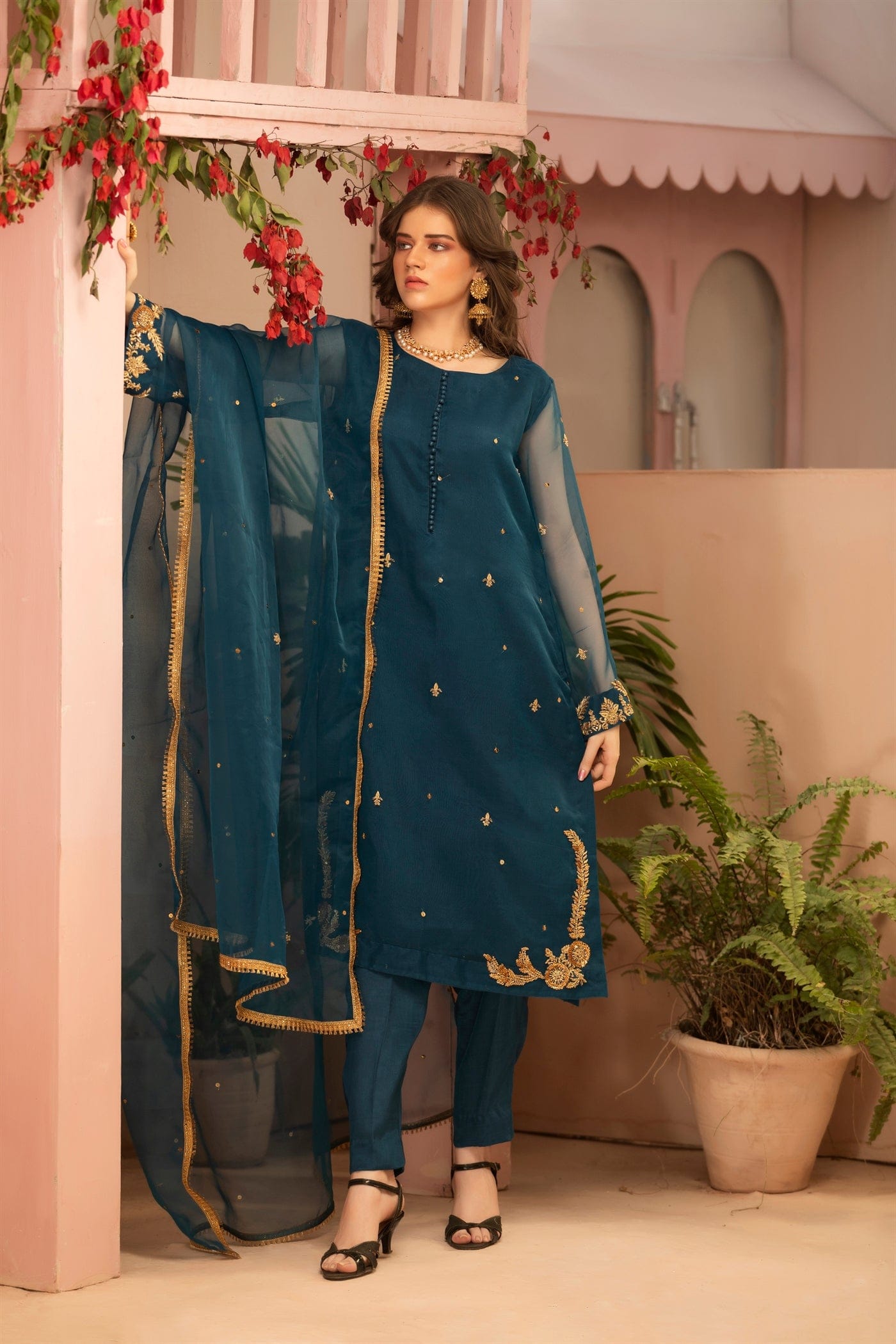 Semi formal dresses pakistani sale